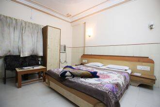 Hotel Neelkanth Bliss, Ahmedabad 2
